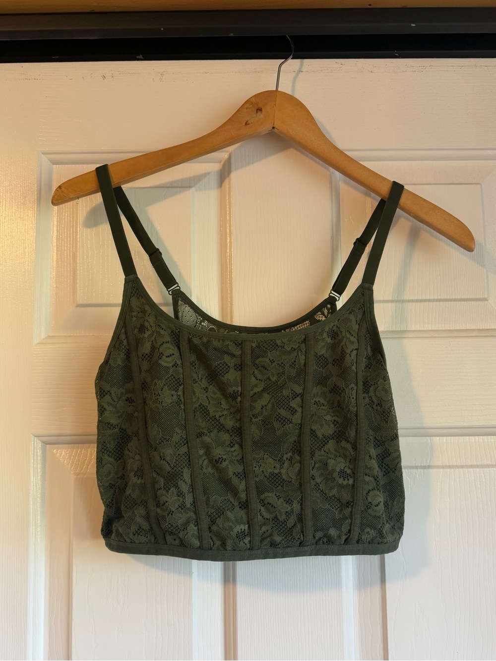 Colsie green lace tank top with floral pattern-size L